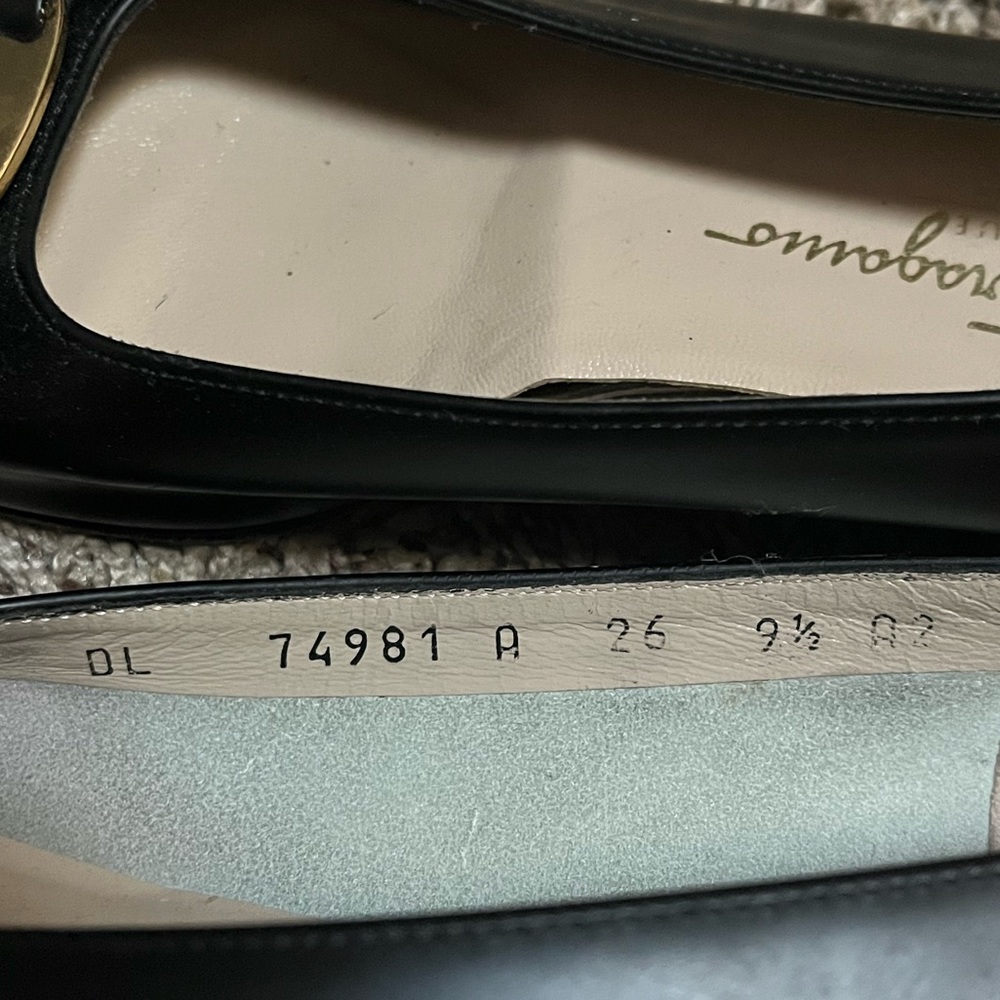 Salvatore Ferragamo Bow Shoes - Picture 4 of 11